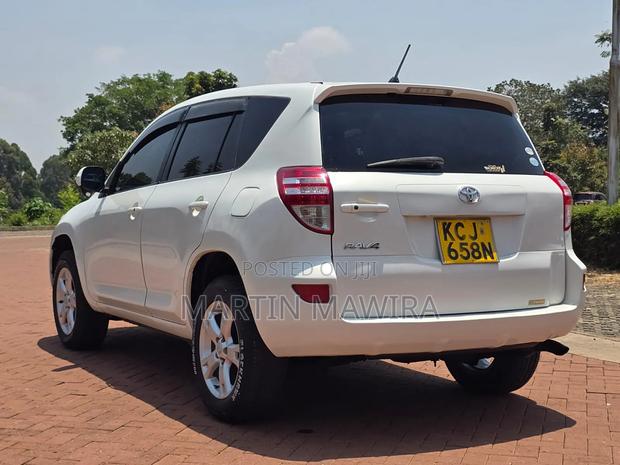 Toyota RAV4 2009 White