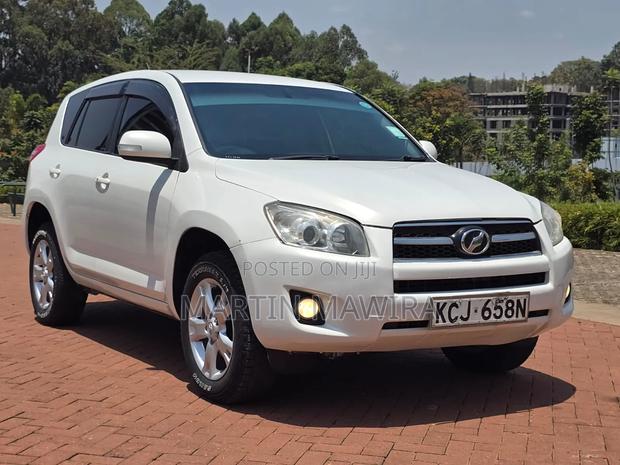 Toyota RAV4 2009 White