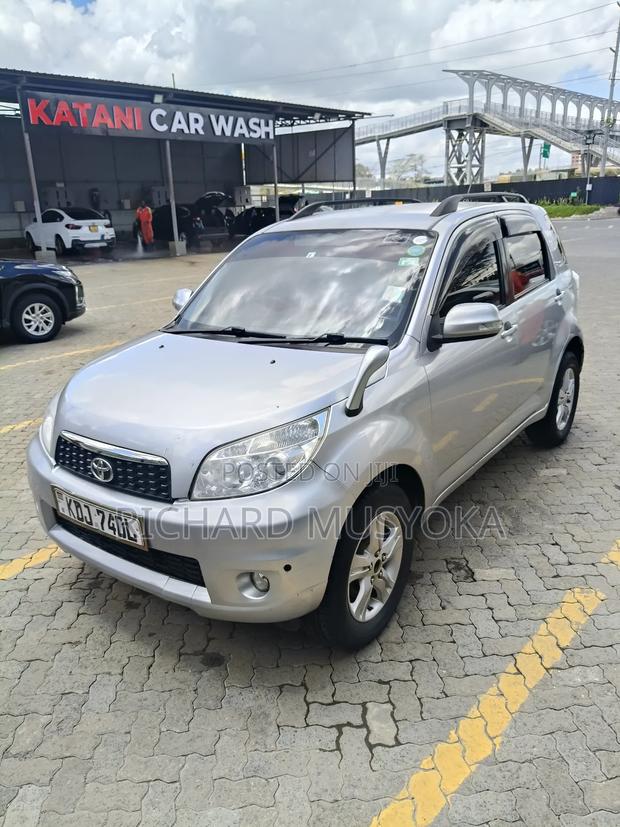 Toyota Rush 2015 Silver