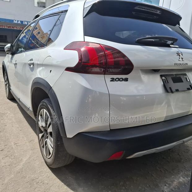 Peugeot 2008 1.2 PureTech (130 Hp) 2018 White