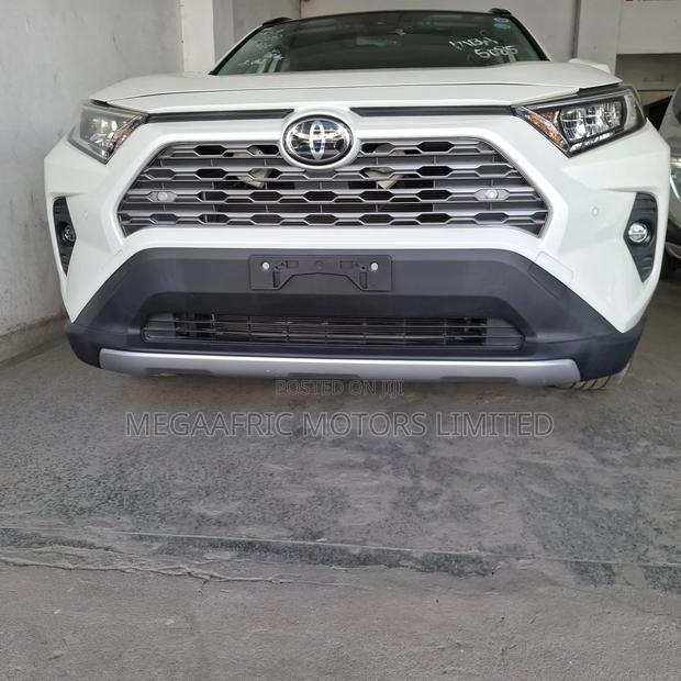 Toyota RAV4 Limited AWD 2019 White