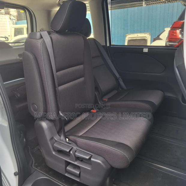 Nissan Serena 2019 White