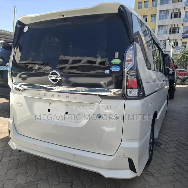Nissan Serena 2019 White