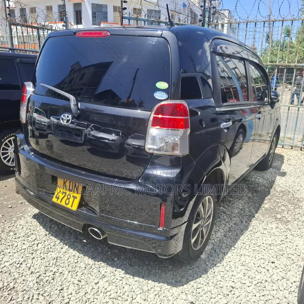 Toyota Spade 1.5 2016 Black