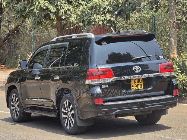 Toyota Land Cruiser Prado 2011 Black