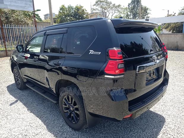 Toyota Land Cruiser Prado 2021 Black