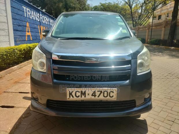 Toyota Noah 2010 Black