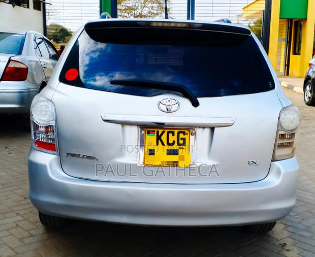 Toyota Corolla Fielder 2010 Silver