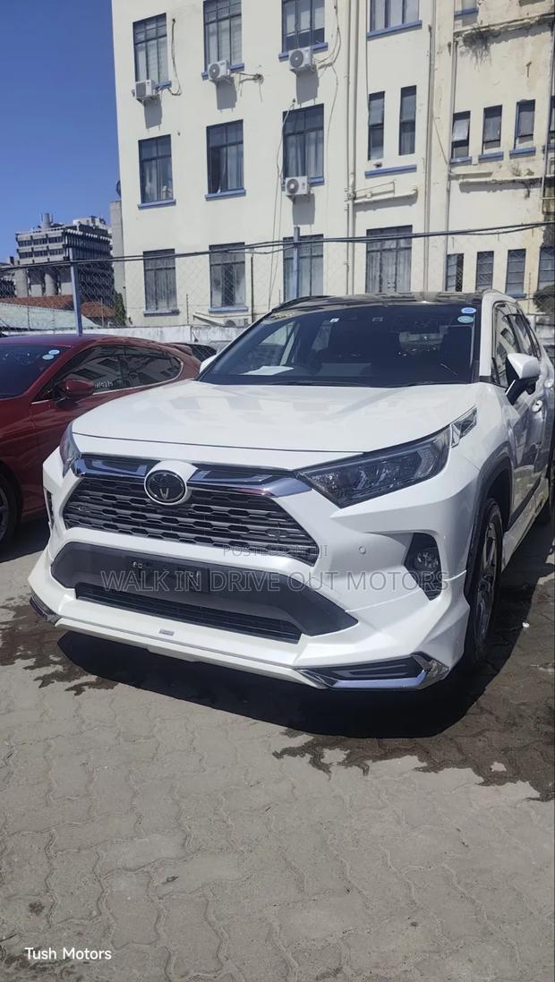 Toyota RAV4 2019 Pearl
