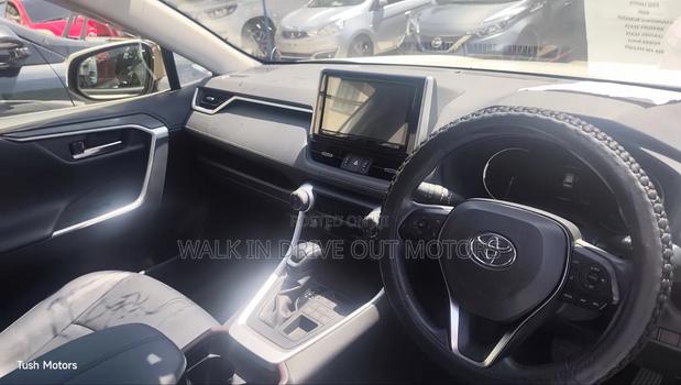 Toyota RAV4 2019 Pearl