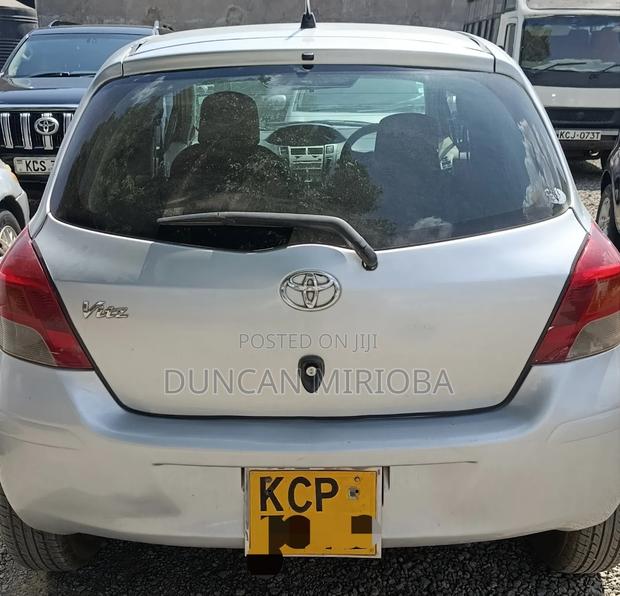 Toyota Vitz 2010 Gray