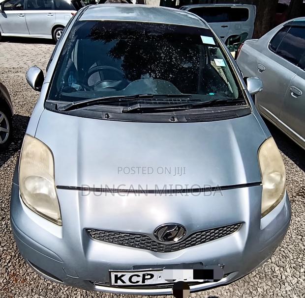 Toyota Vitz 2010 Gray