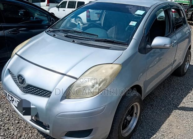 Toyota Vitz 2010 Gray