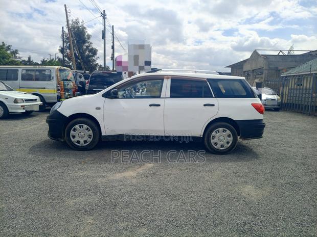 Nissan Advan 2010 White