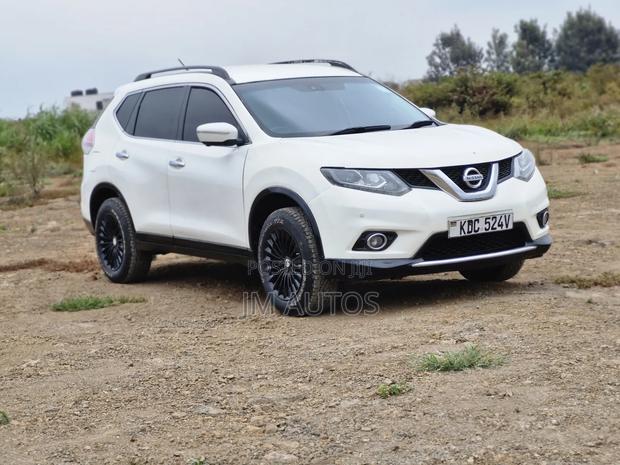 Nissan X-Trail 2.0 Petrol FWD 2014 White