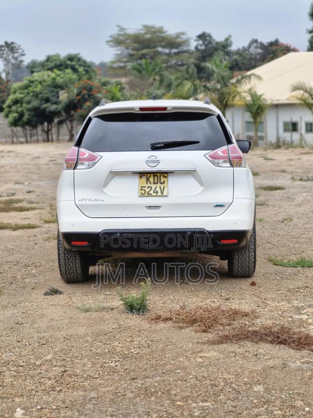 Nissan X-Trail 2.0 Petrol FWD 2014 White