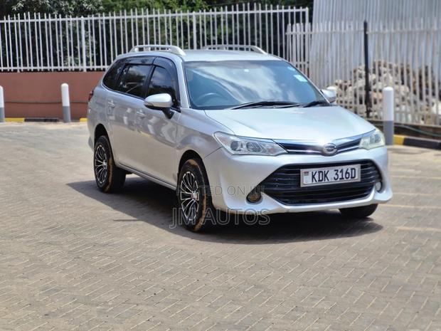 Toyota Corolla Fielder 1.5 Petrol FWD 2015 Silver