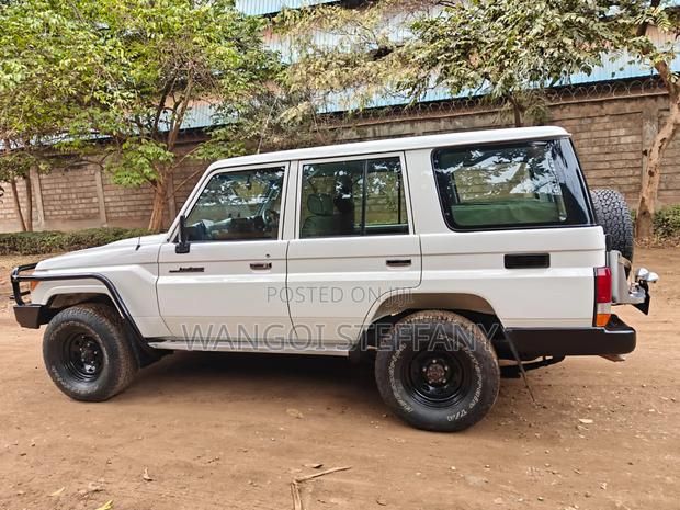 Toyota Land Cruiser 2019 White