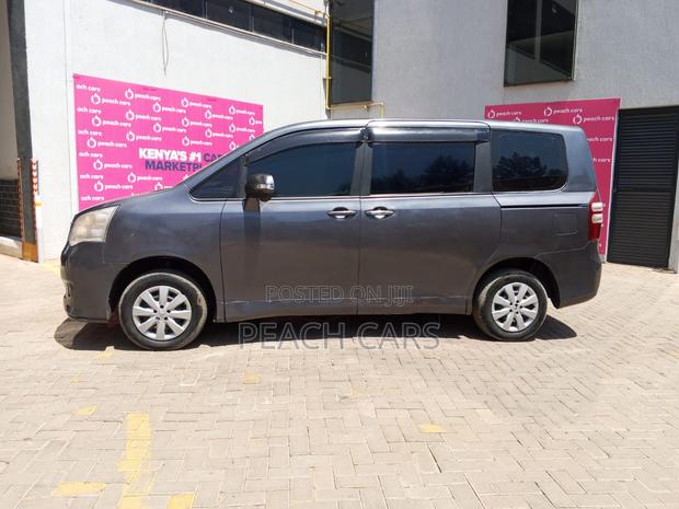 Toyota Noah 2011 Black
