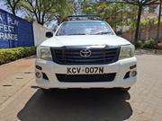 Toyota Hilux 2.5 D-4D SRX 2012 Off white for sale