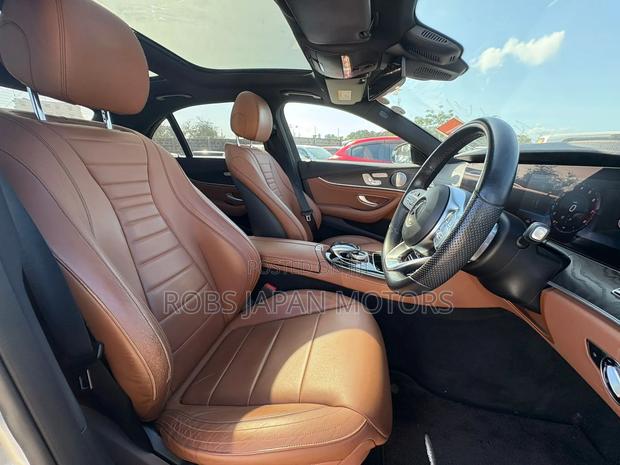 Mercedes-Benz E200 2019 Ivory