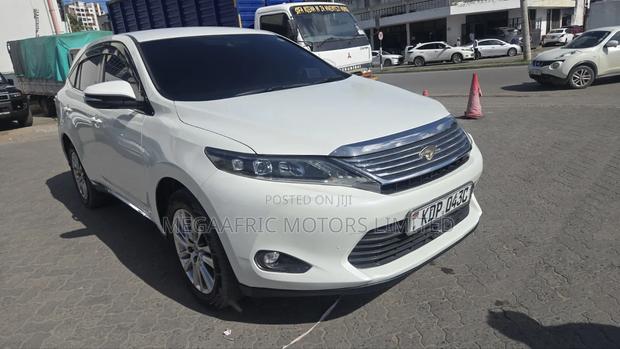 Toyota Harrier 2.0 Turbo 2017 White
