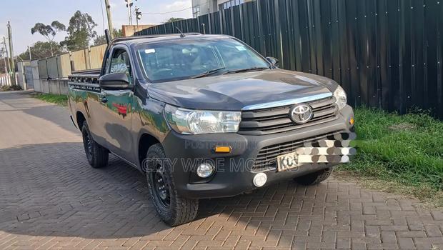 Toyota Hilux 2019 Gray