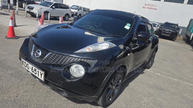 Nissan Juke S 4dr Hatchback AWD (1.6L 4cyl Turbo CVT) 2015 Black