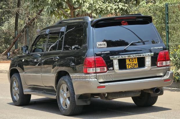 Toyota Land Cruiser Cygnus 4.7 2005 Black