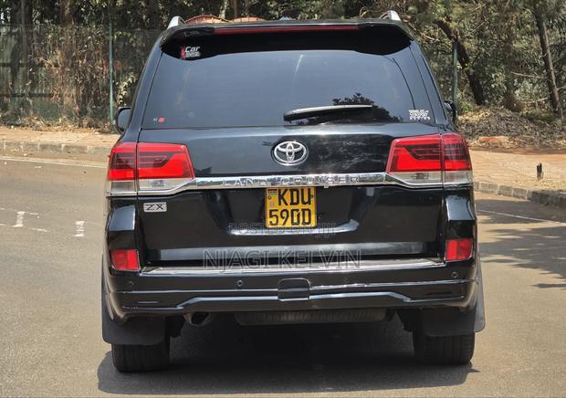 Toyota Land Cruiser 4.6 V8 ZX 2011 Black