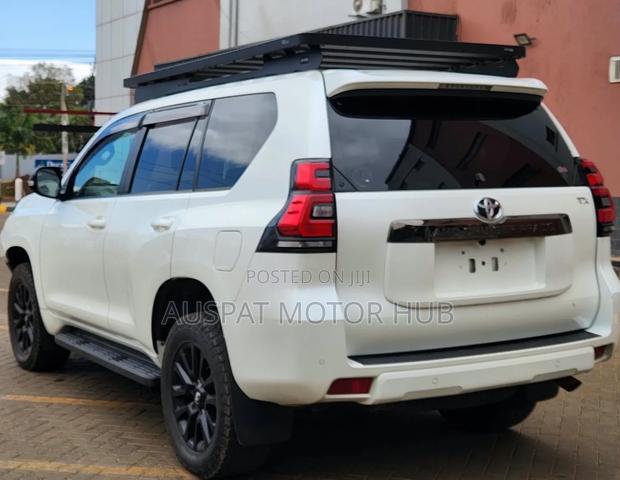 Toyota Land Cruiser Prado 2.8 2021 White