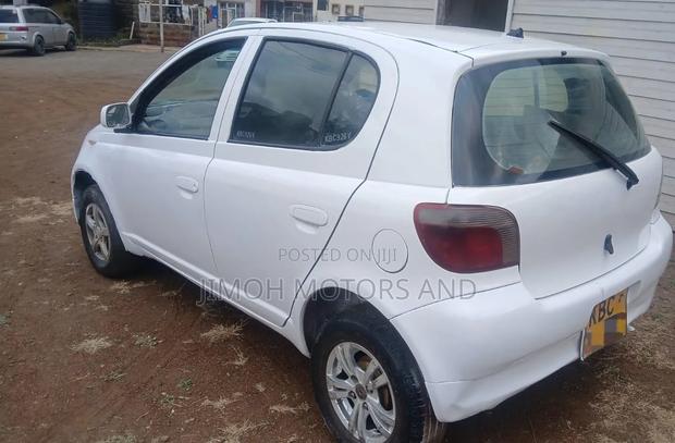 Toyota Vitz 2004 White
