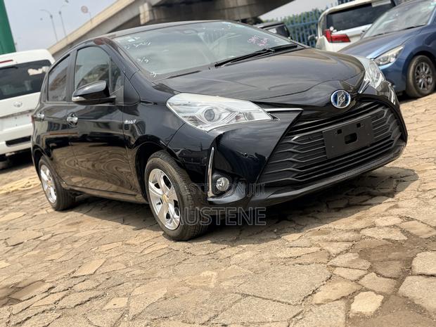Toyota Vitz 2019 Black