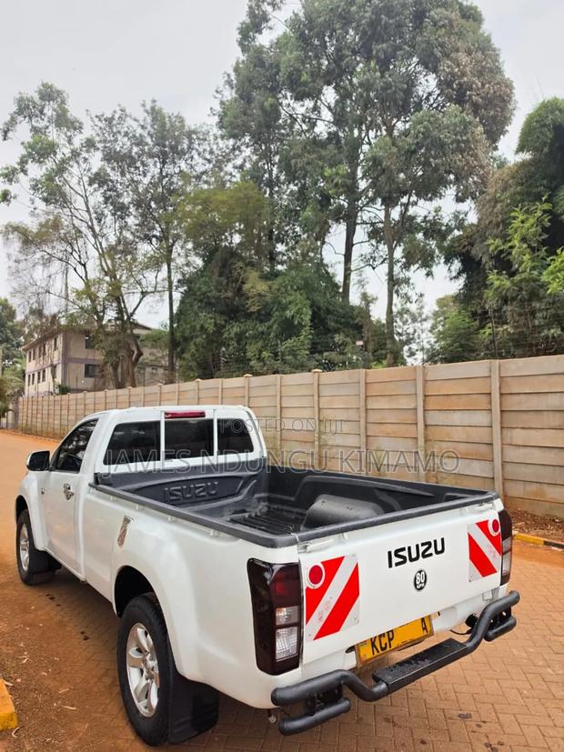 Isuzu D-MAX 2017 White