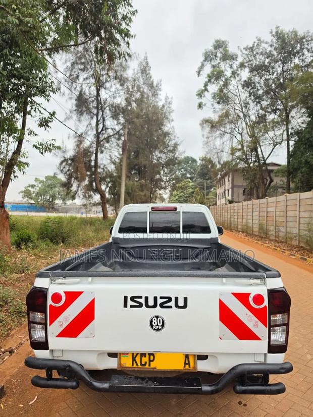 Isuzu D-MAX 2017 White
