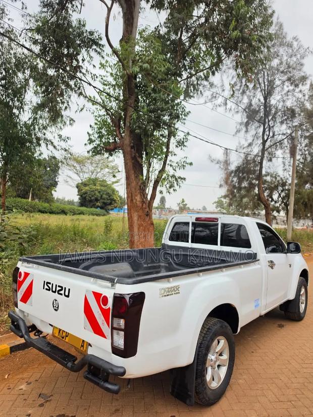 Isuzu D-MAX 2017 White