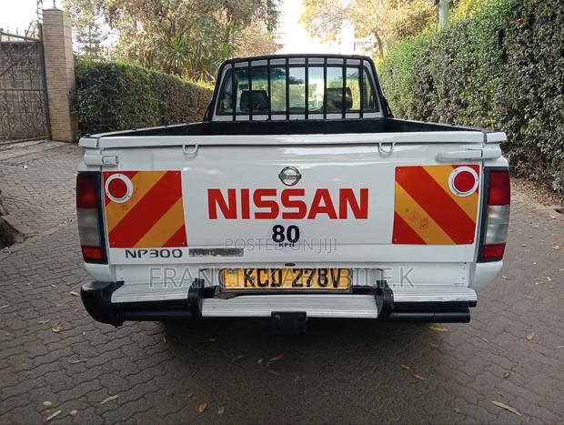 Nissan Hardbody 2015 White