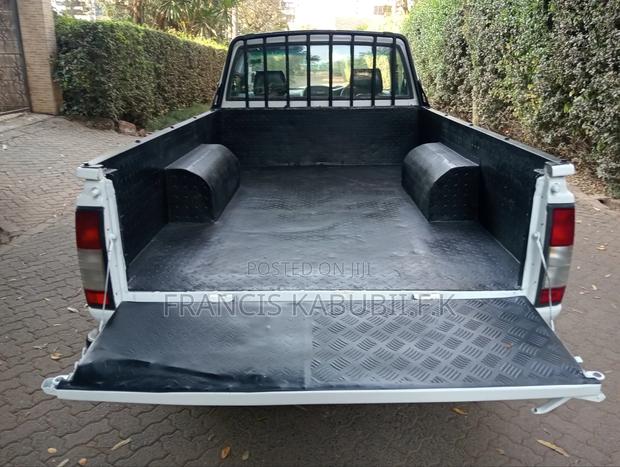 Nissan Hardbody 2015 White