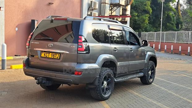 Toyota Land Cruiser 2008 Gray