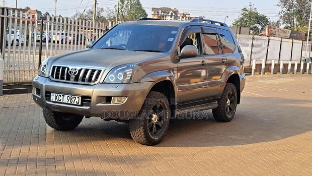 Toyota Land Cruiser 2008 Gray