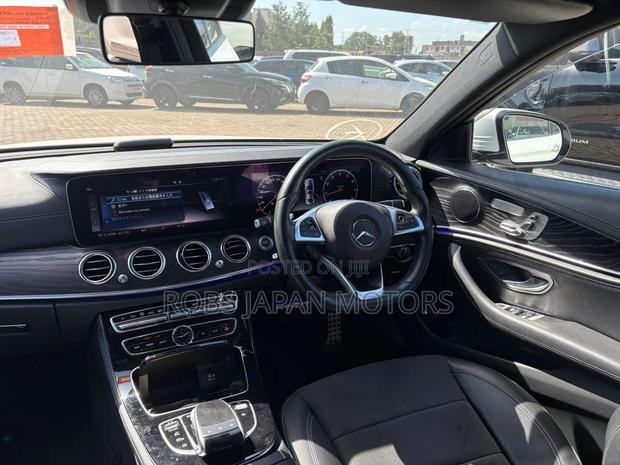 Mercedes-Benz E200 2019 Off white