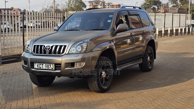 Toyota Land Cruiser 2008 Gray