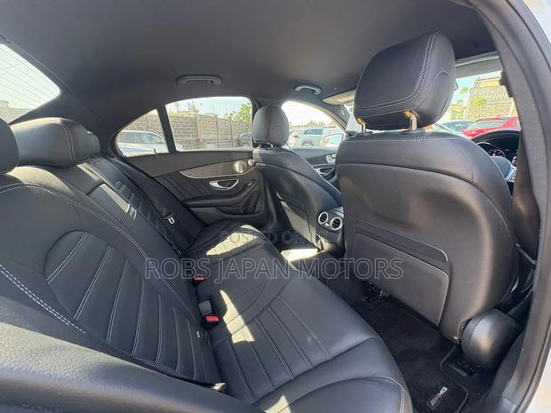 Mercedes-Benz C200 2019 Ivory