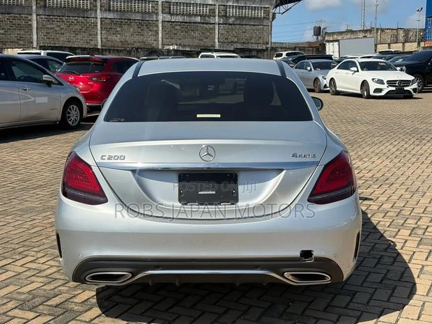 Mercedes-Benz C200 2019 Ivory