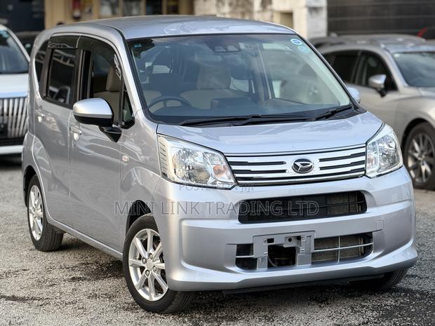 Daihatsu Move 2021 Silver