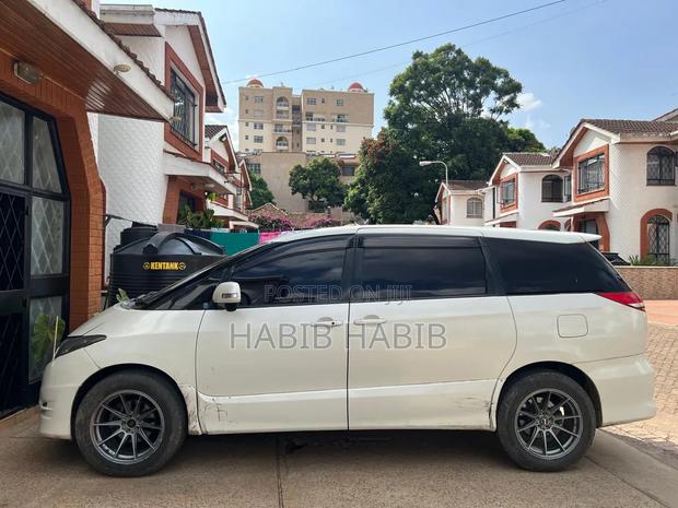 Toyota Estima 2008 White