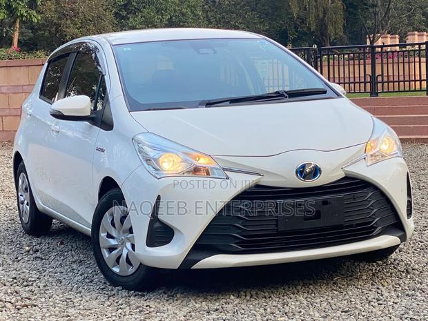 Toyota Vitz 1.5 FWD Hybrid 5dr 2019 White