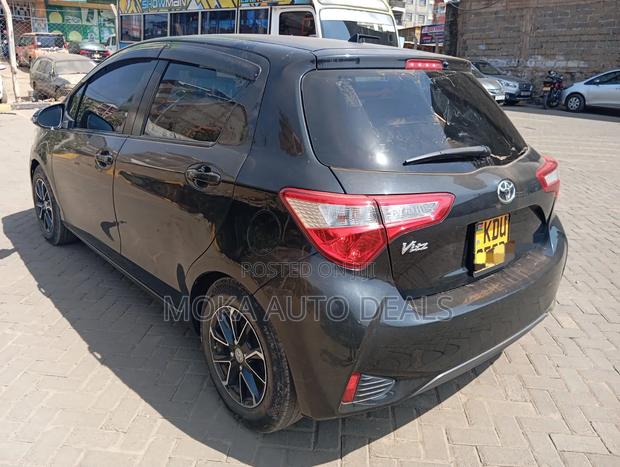 Toyota Vitz 1.0 FWD 5dr 2018 Black
