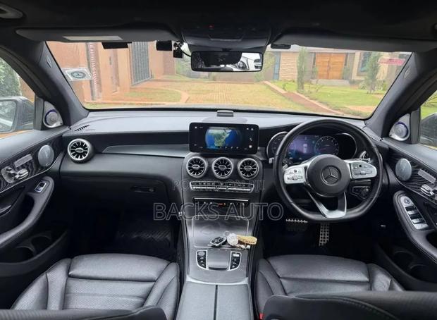 Mercedes-Benz GLC-Class 2021