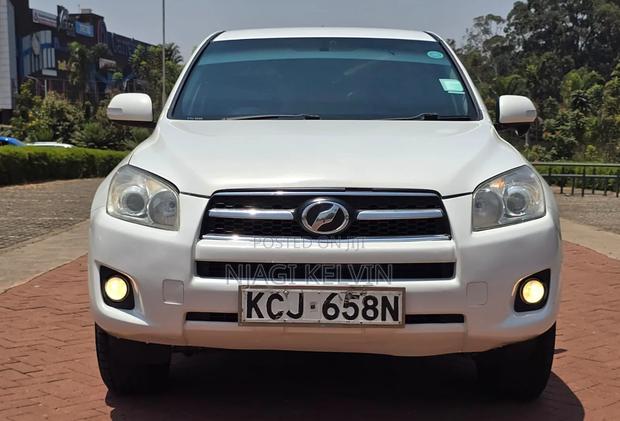 Toyota RAV4 2009 White